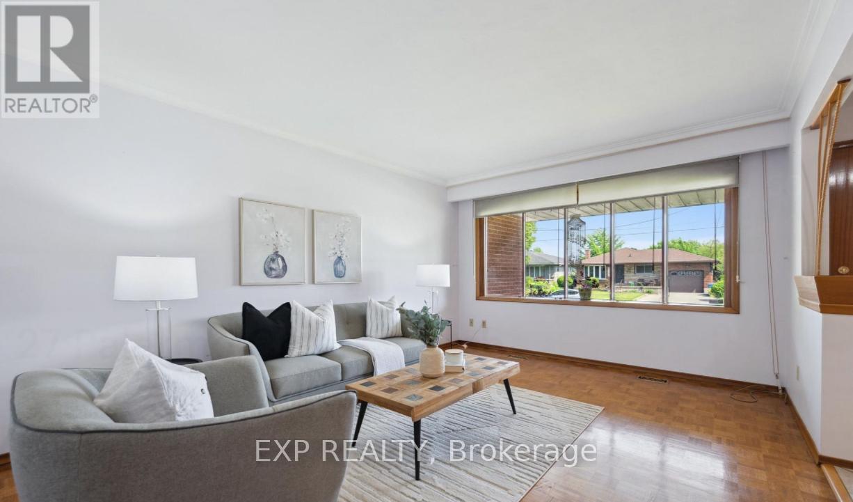 27 Palermo Crescent, Guelph, ON - Indoor Photo Showing Living Room