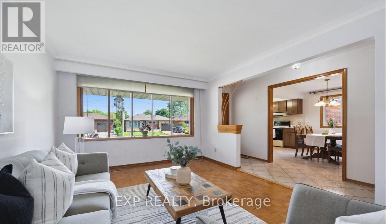 27 Palermo Crescent, Guelph, ON - Indoor Photo Showing Living Room