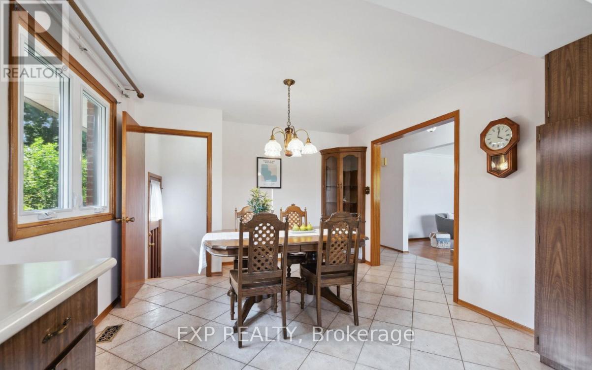 27 Palermo Crescent, Guelph, ON - Indoor Photo Showing Dining Room