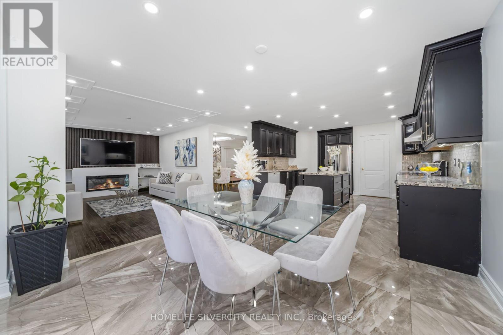 42 Avalanche Crescent, Brampton, ON - Indoor Photo Showing Dining Room