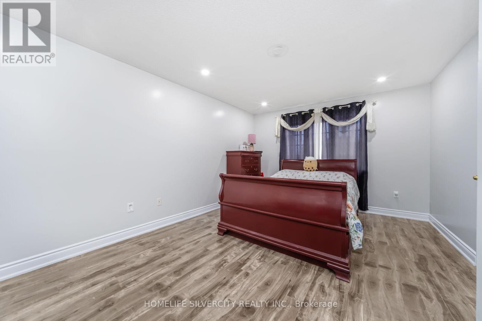 42 Avalanche Crescent, Brampton, ON - Indoor
