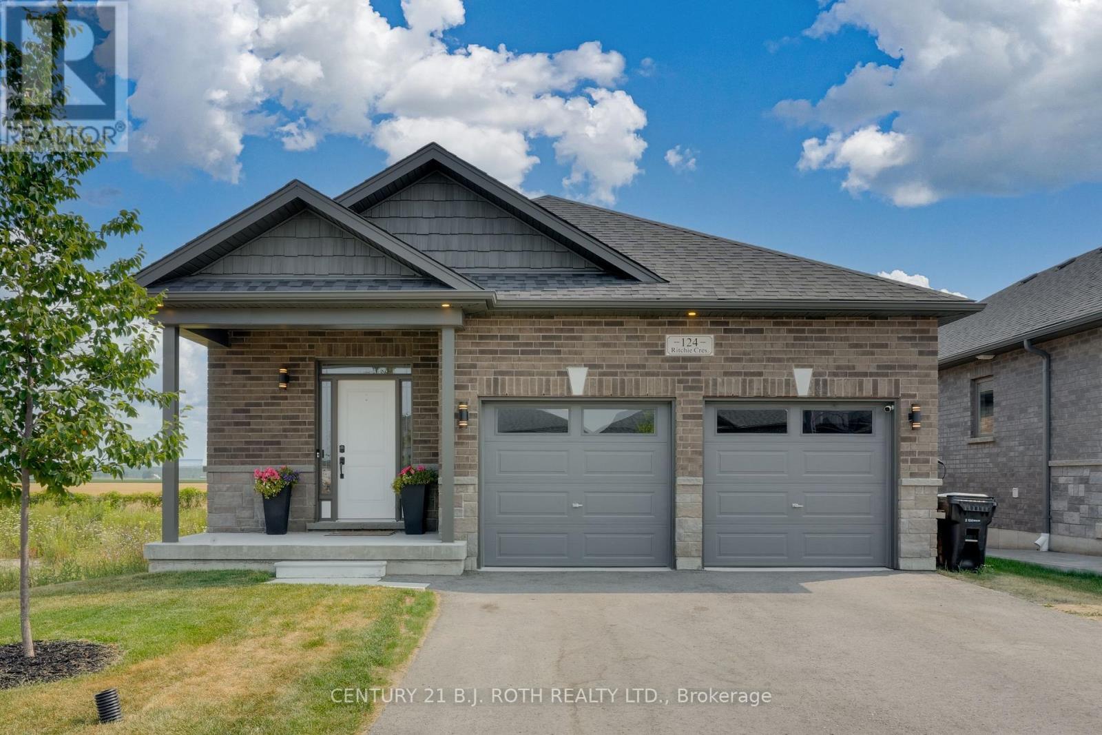 124 Ritchie Crescent, Springwater, ON - Outdoor