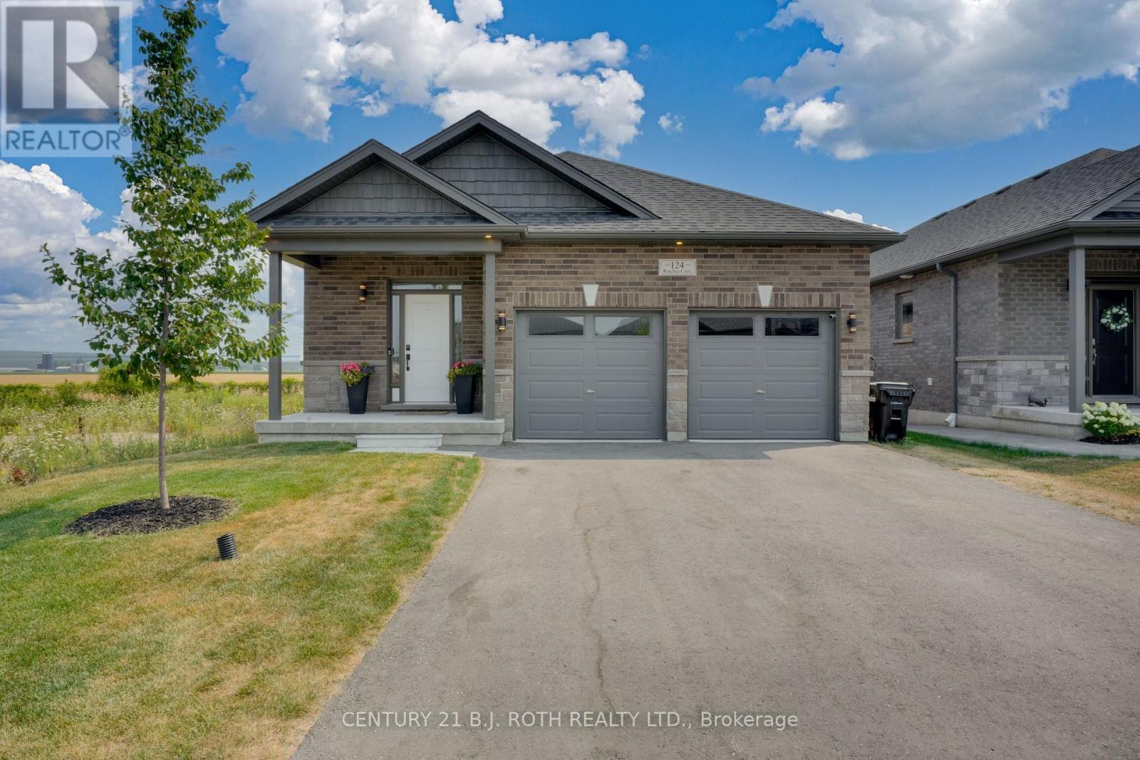124 Ritchie Crescent, Springwater, ON - Outdoor