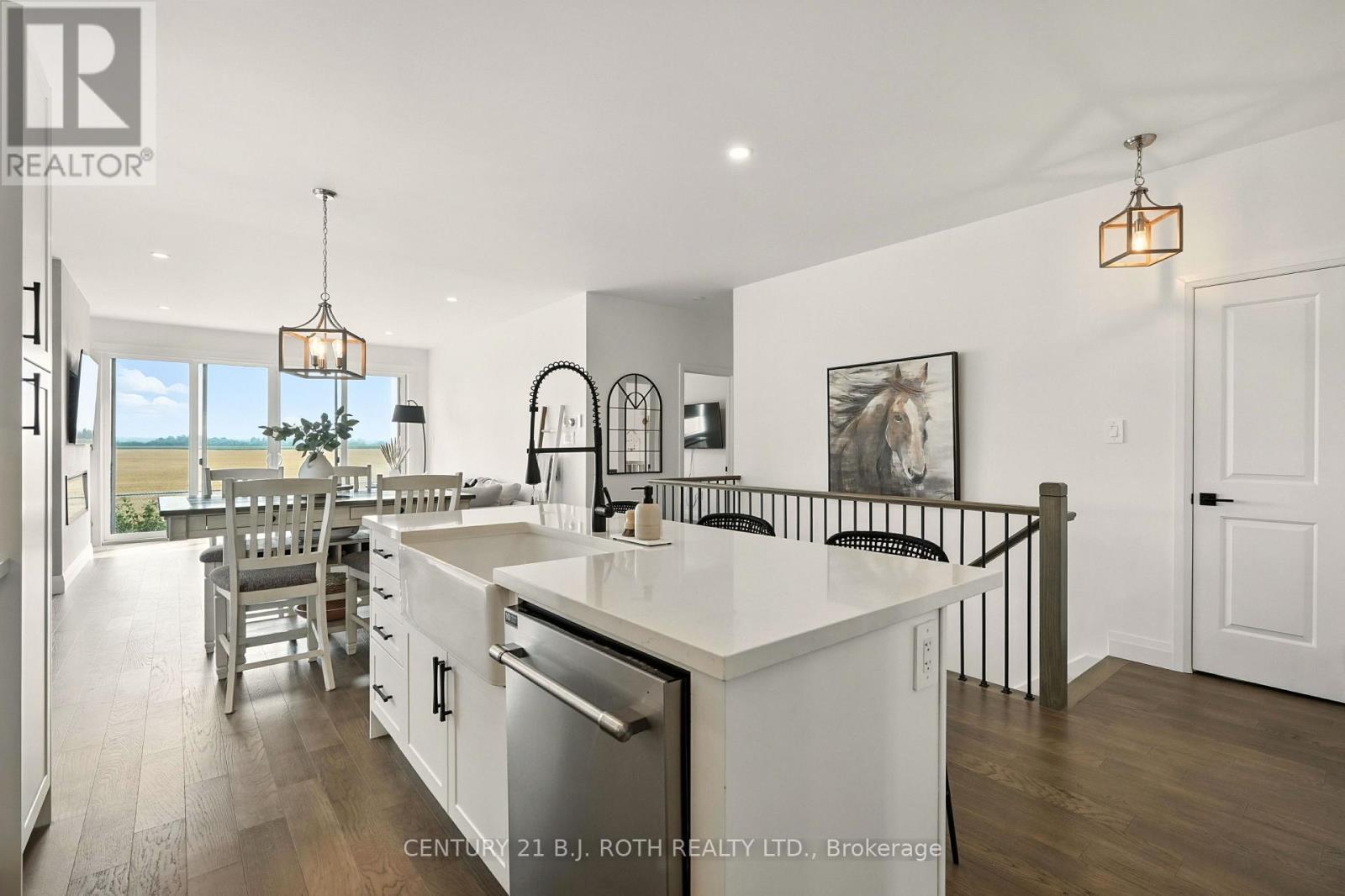 124 Ritchie Crescent, Springwater, ON - Indoor Photo Showing Other Room