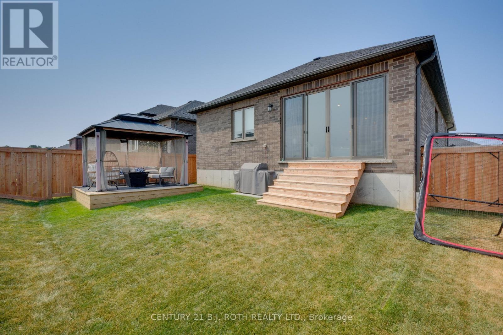 124 Ritchie Crescent, Springwater, ON - Outdoor