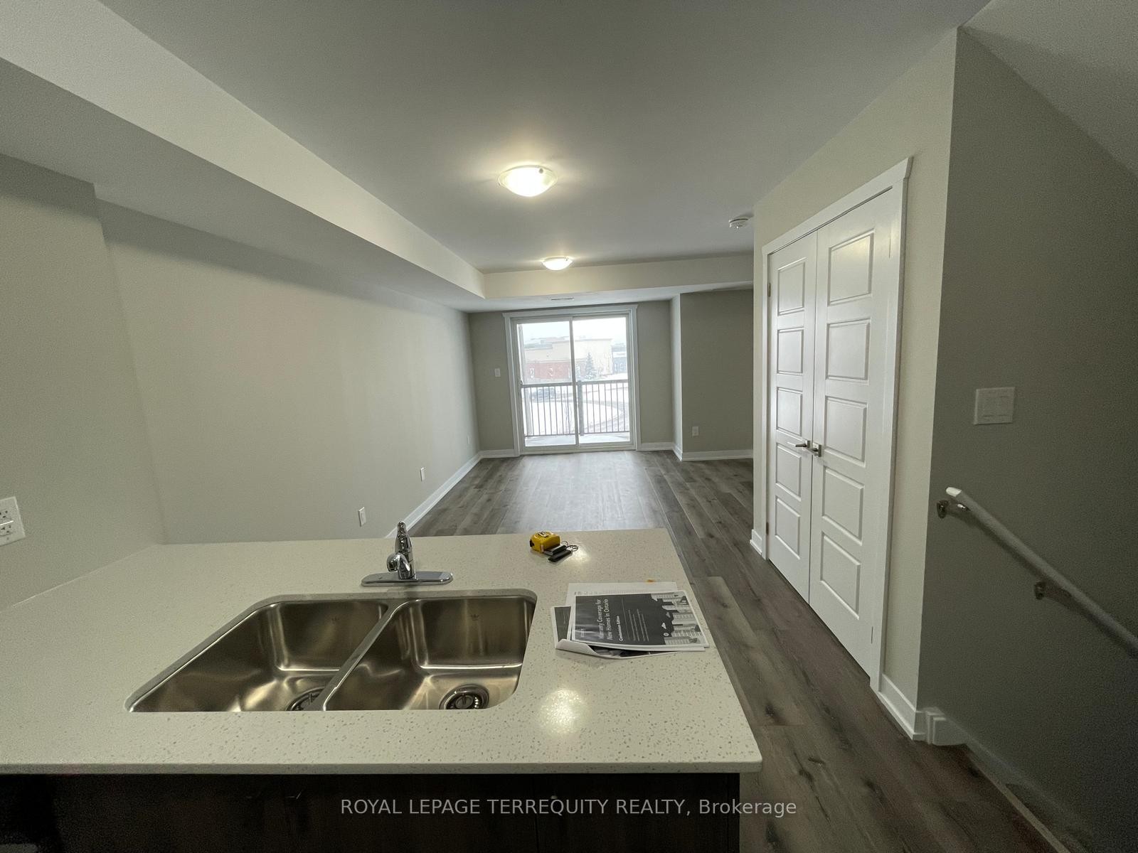 B12-1331 Countrystone Drive, Kitchener, ON - Indoor