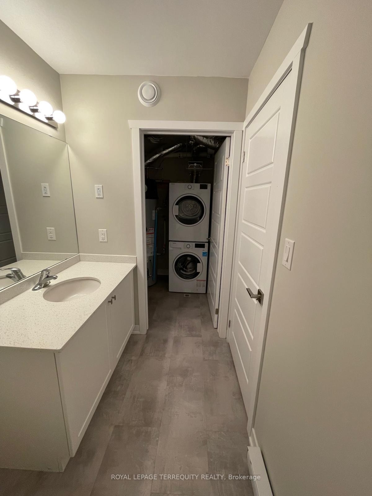 B12-1331 Countrystone Drive, Kitchener, ON - Indoor