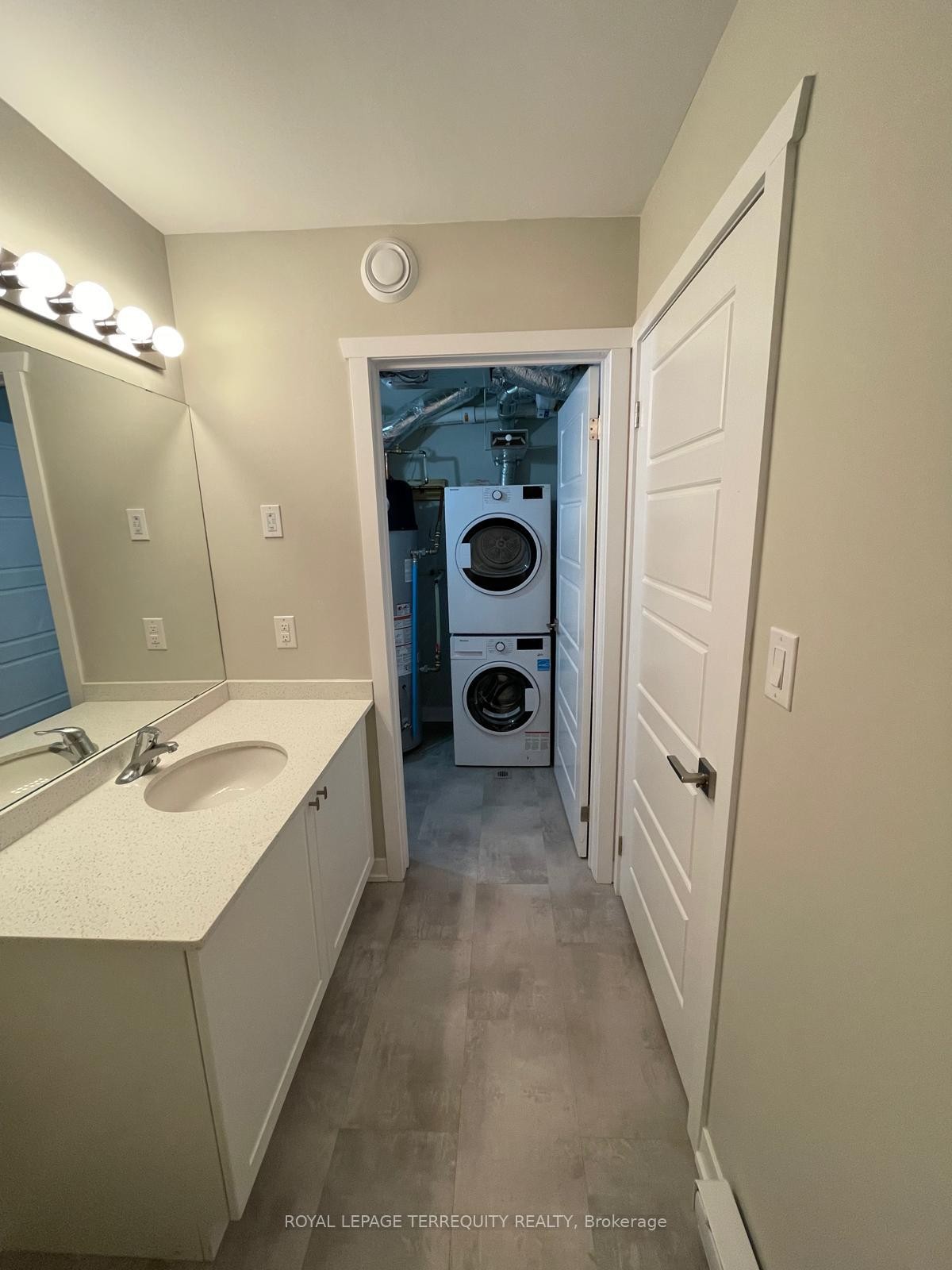 B12-1331 Countrystone Drive, Kitchener, ON - Indoor