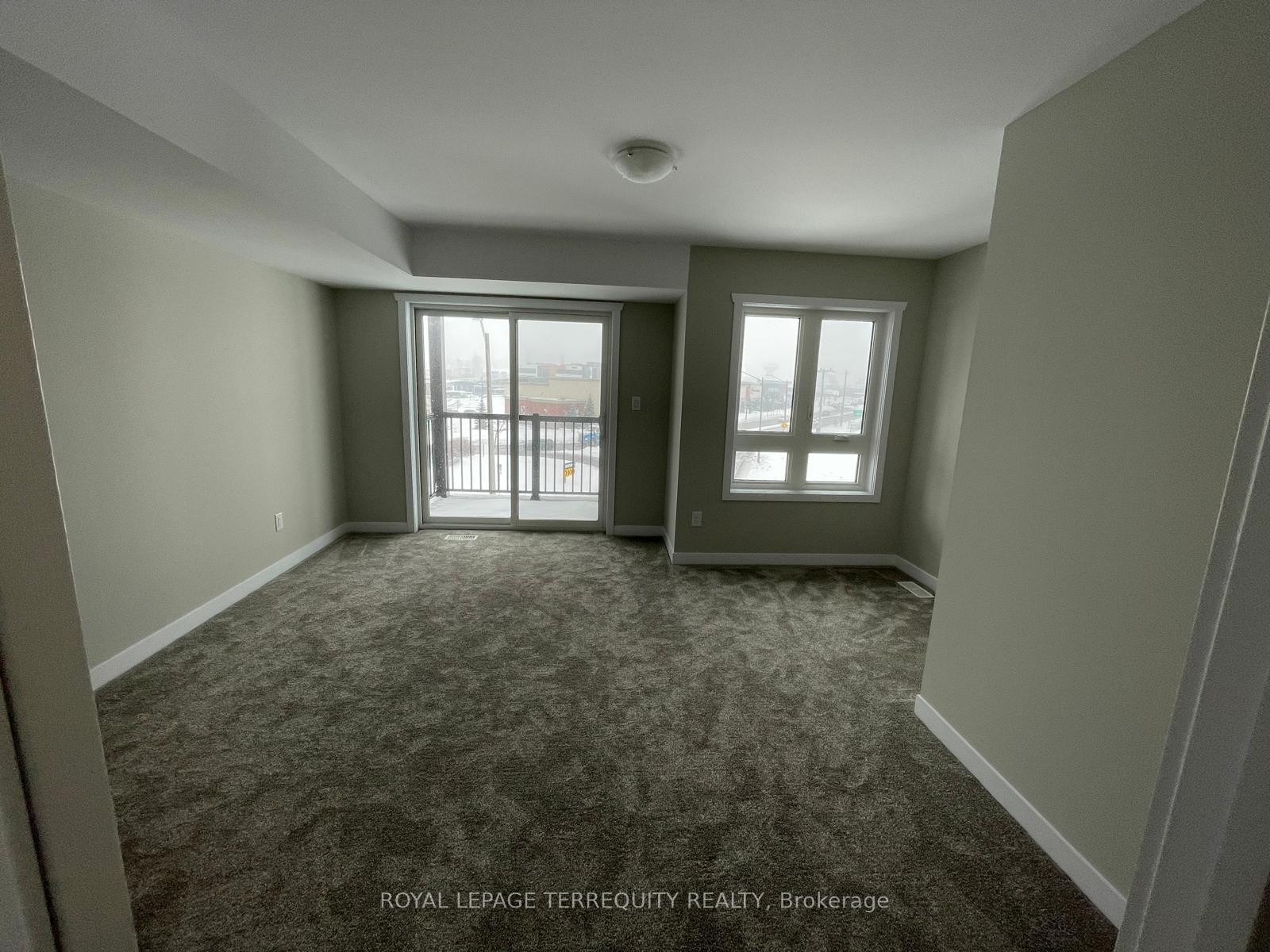 B12-1331 Countrystone Drive, Kitchener, ON - Indoor Photo Showing Other Room