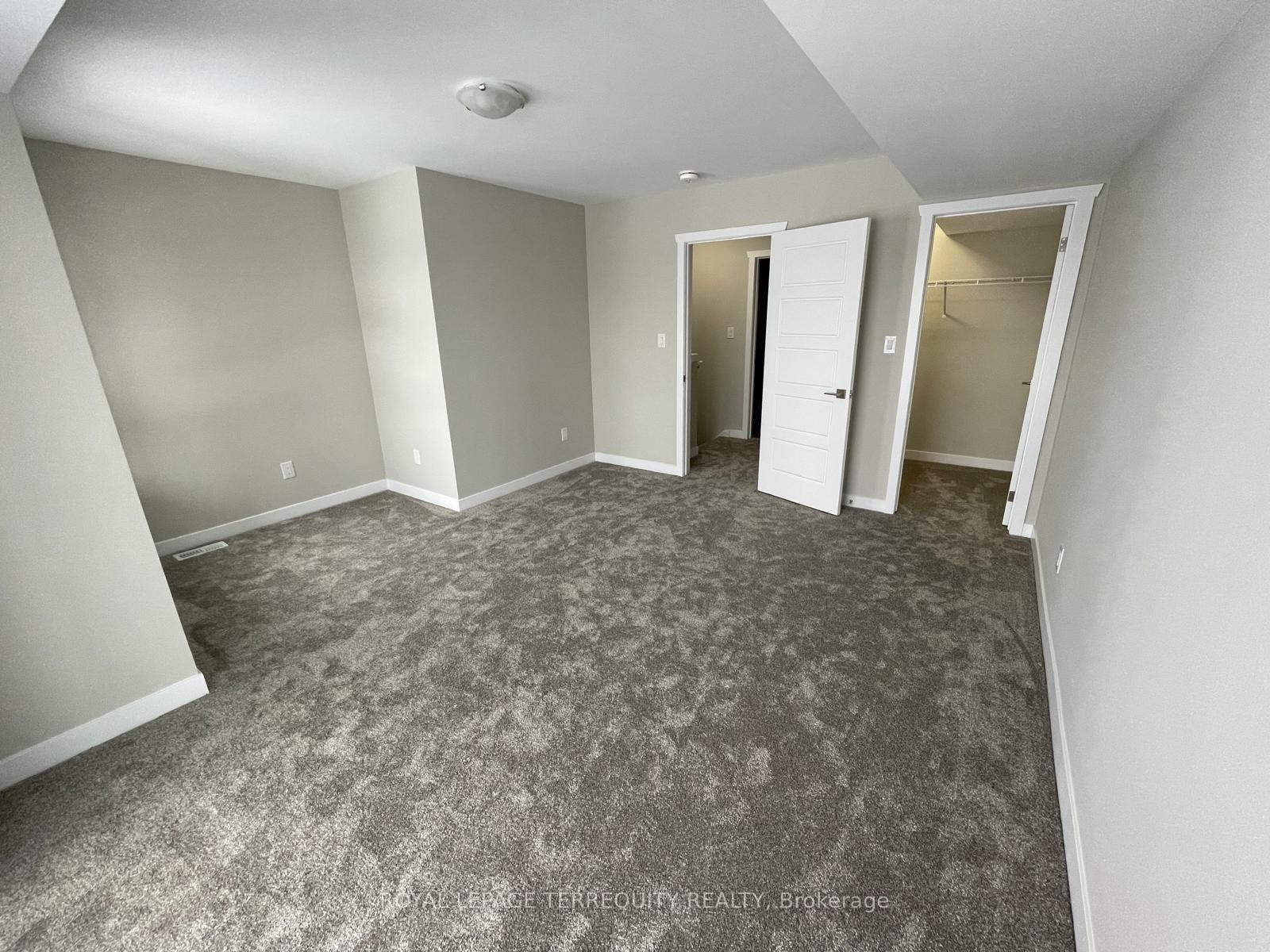 B12-1331 Countrystone Drive, Kitchener, ON - Indoor Photo Showing Other Room