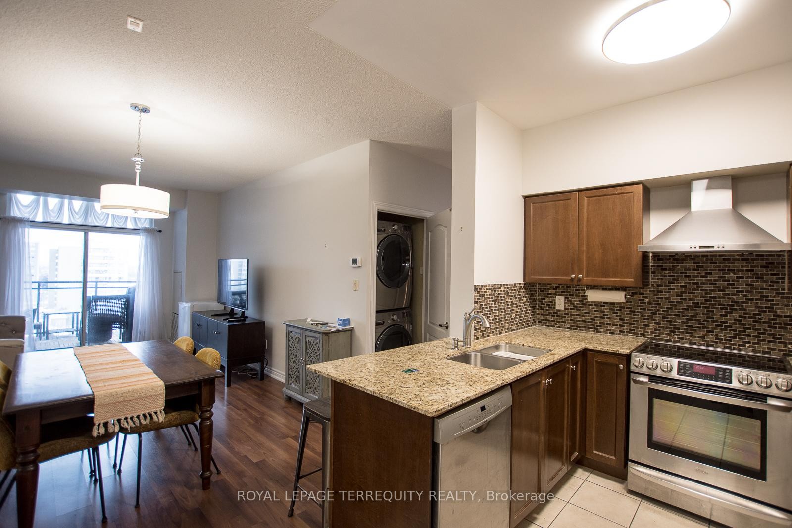 802-2772 Keele Street, Toronto, ON - Indoor