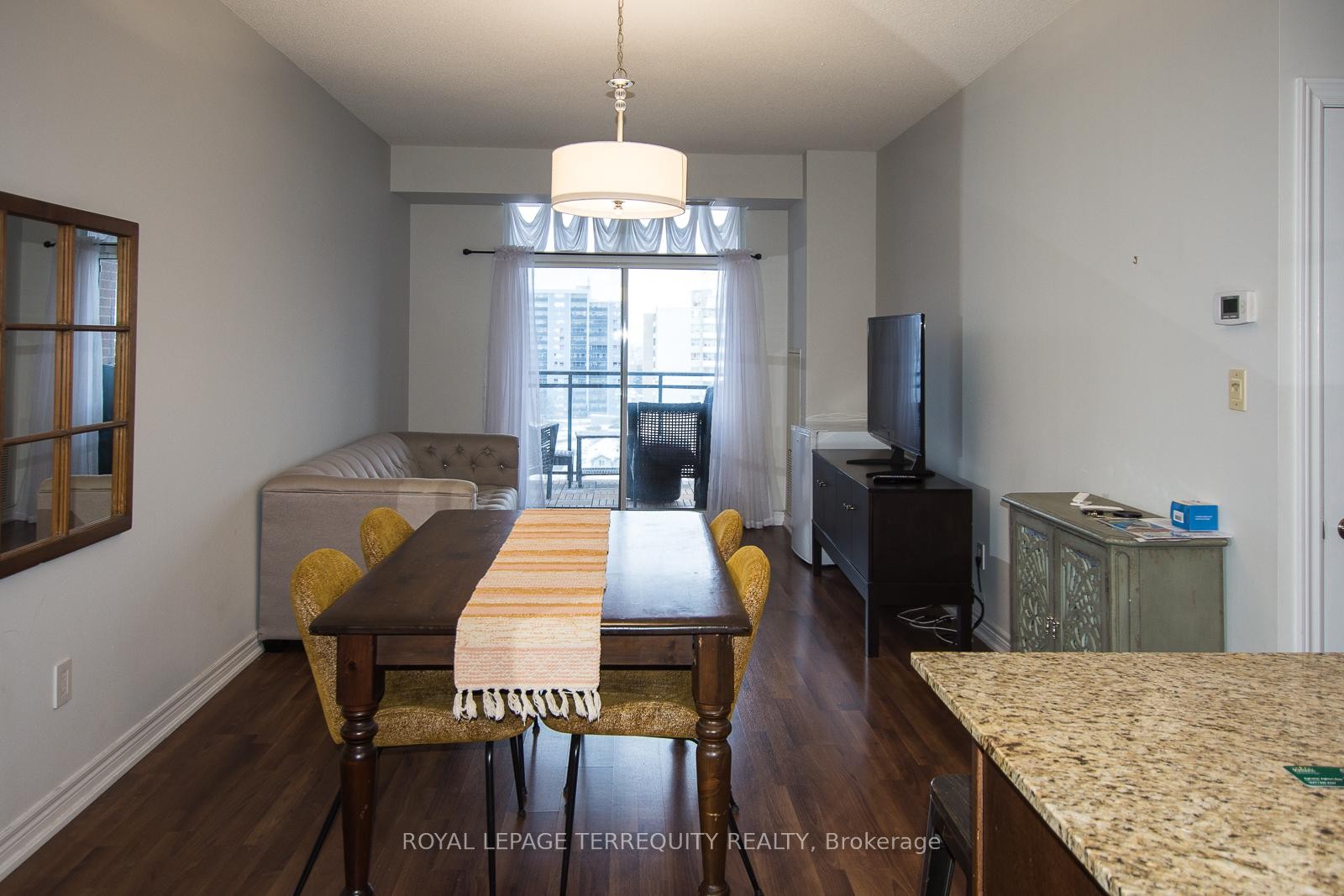 802-2772 Keele Street, Toronto, ON - Indoor Photo Showing Dining Room