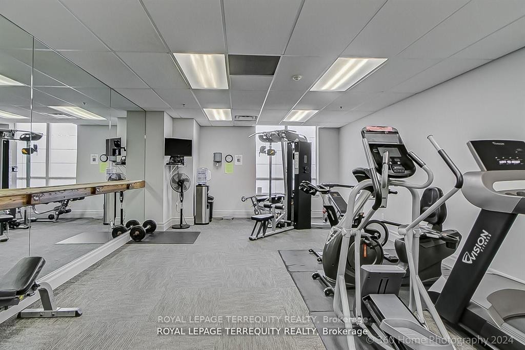 802-2772 Keele Street, Toronto, ON - Indoor Photo Showing Other Room