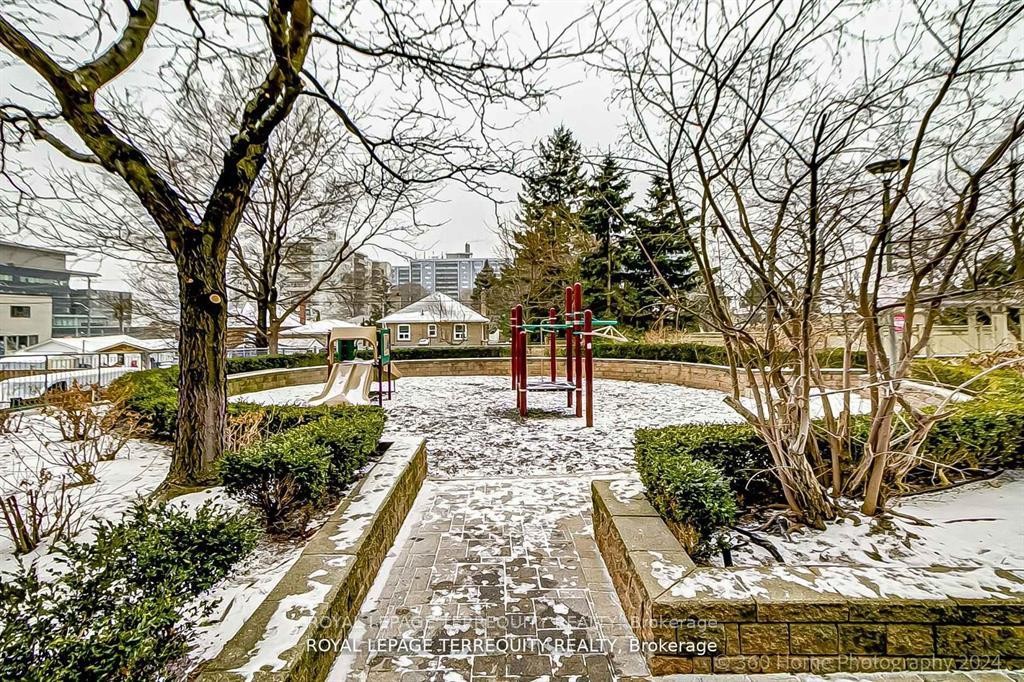 802-2772 Keele Street, Toronto, ON - Indoor Photo Showing Other Room