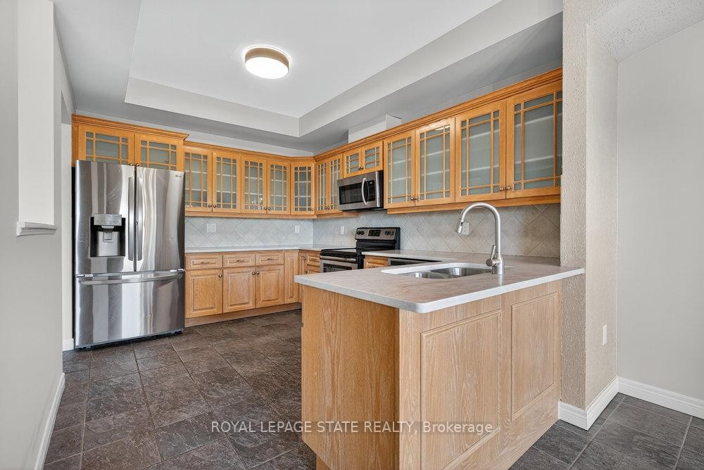 4-97 Sunvale Place, Hamilton, ON - Indoor Photo Showing Kitchen
