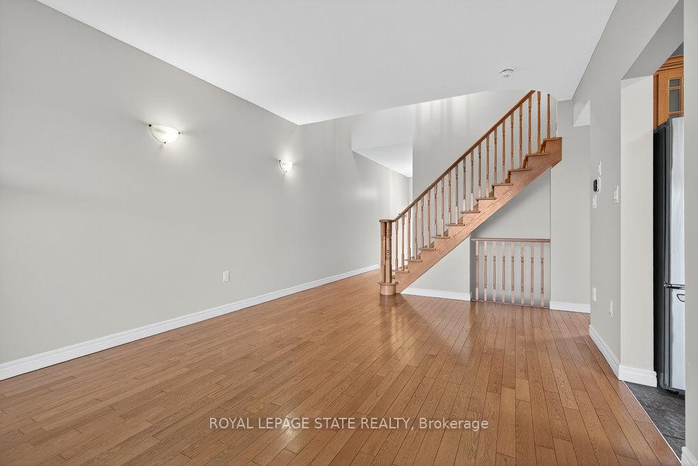 4-97 Sunvale Place, Hamilton, ON - Indoor Photo Showing Other Room