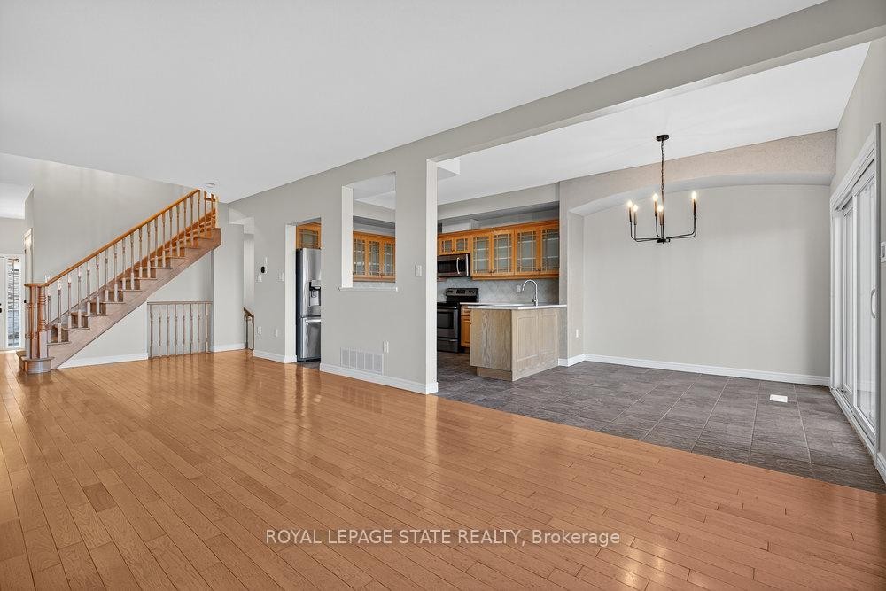 4-97 Sunvale Place, Hamilton, ON - Indoor Photo Showing Other Room