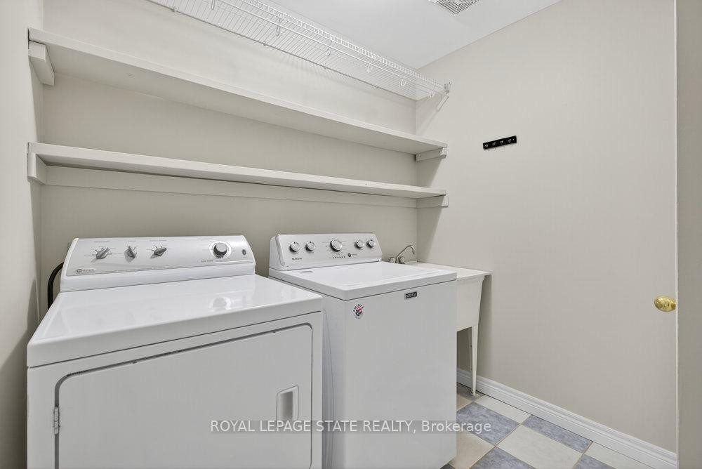 4-97 Sunvale Place, Hamilton, ON - Indoor Photo Showing Laundry Room