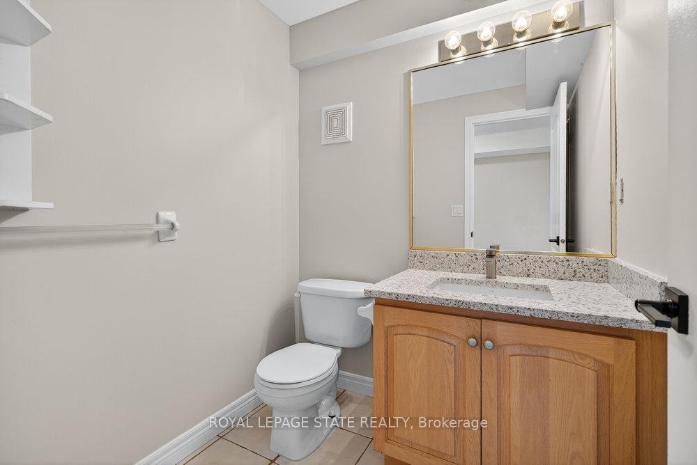 4-97 Sunvale Place, Hamilton, ON - Indoor Photo Showing Bathroom