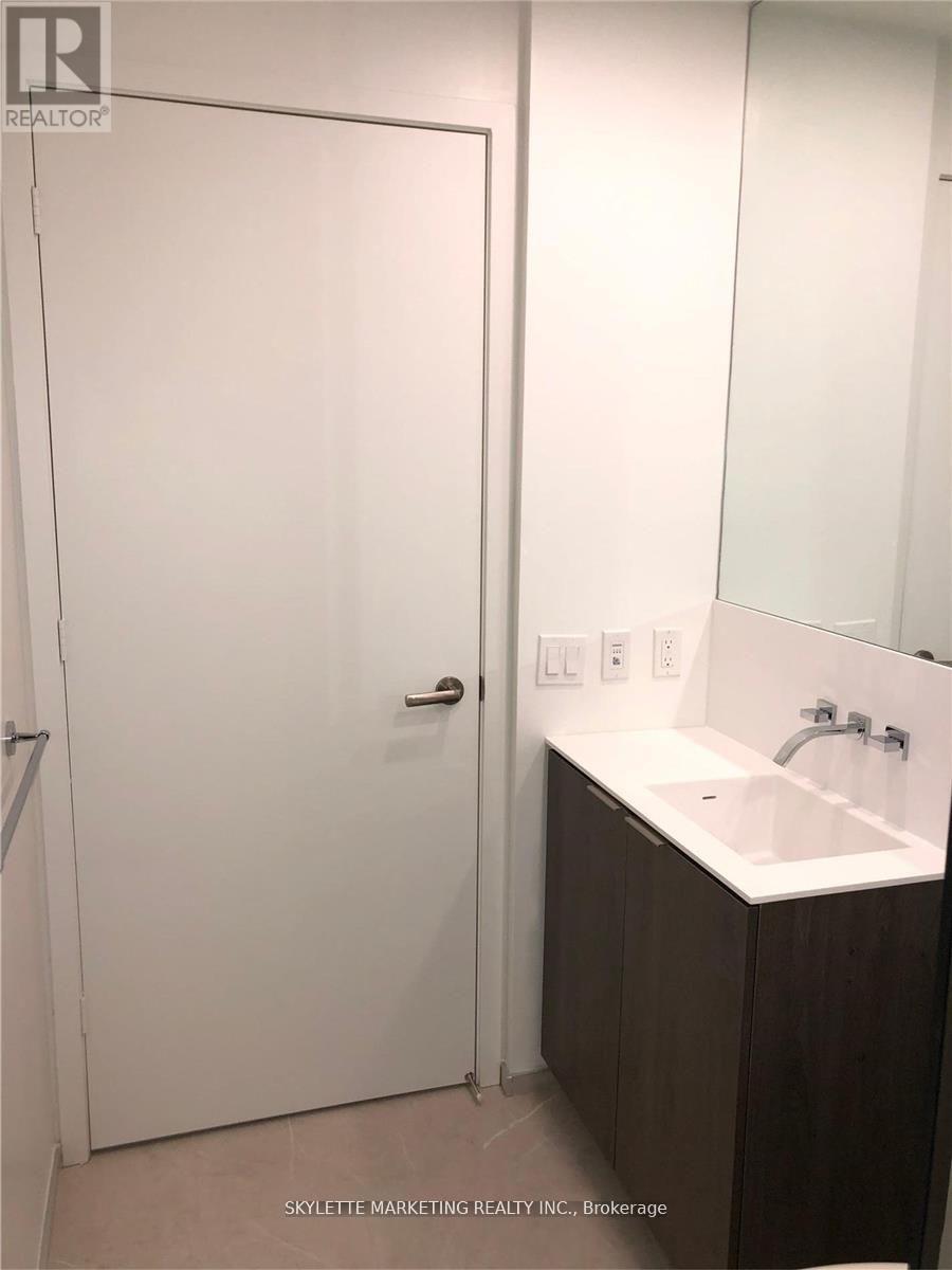 502 - 12 Bonnycastle Street, Toronto, ON - Indoor Photo Showing Bathroom
