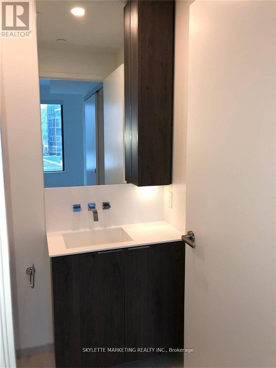 502 - 12 Bonnycastle Street, Toronto, ON - Indoor Photo Showing Bathroom