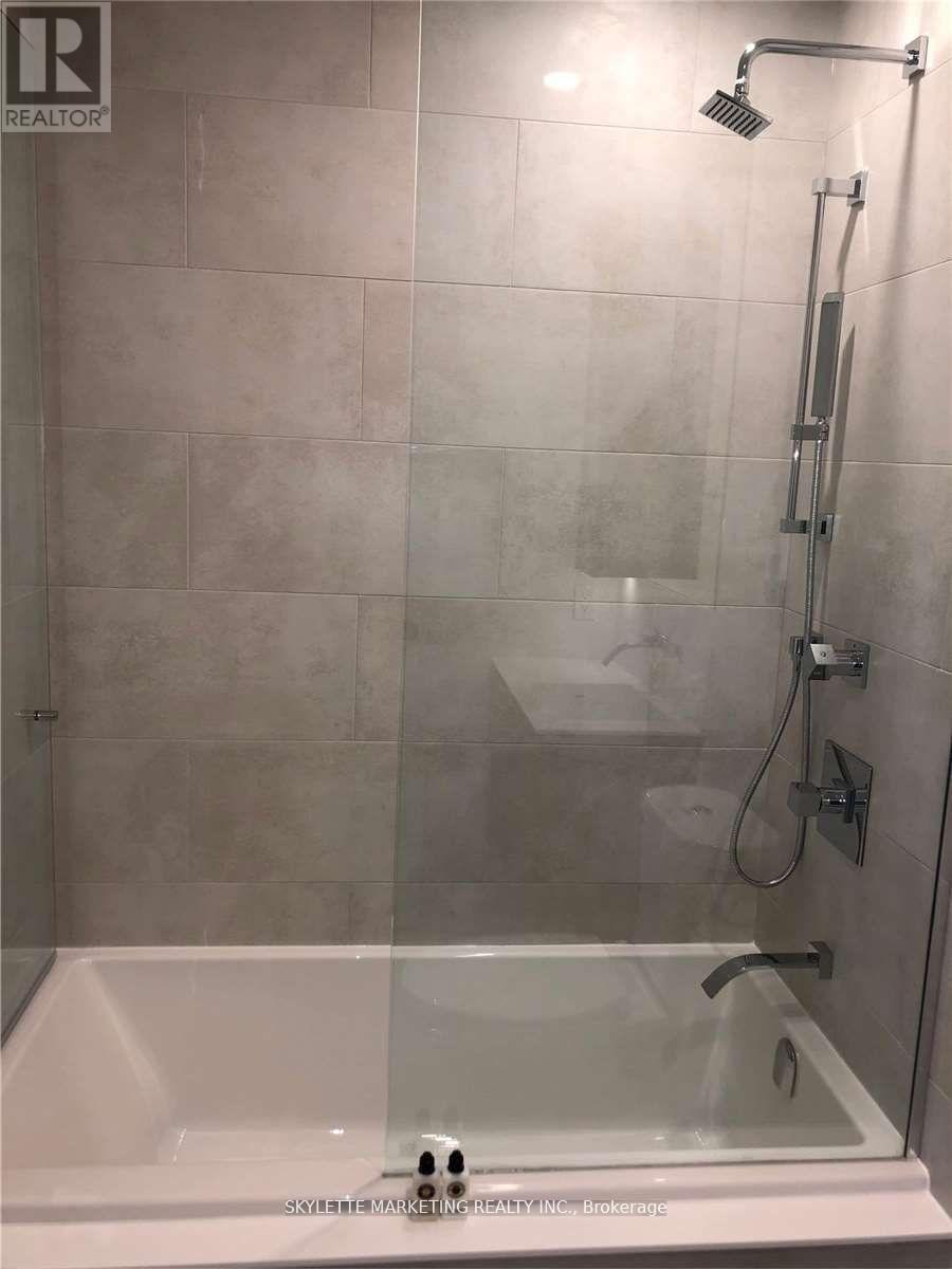 502 - 12 Bonnycastle Street, Toronto, ON - Indoor Photo Showing Bathroom