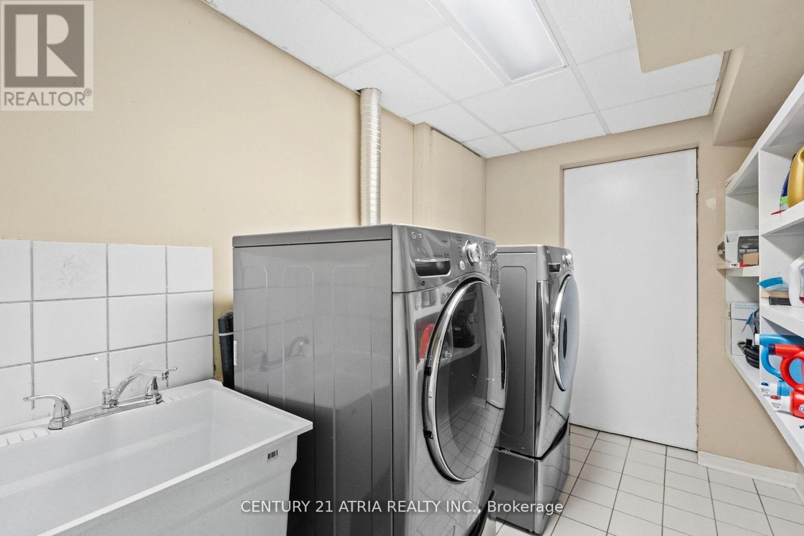 3837 Densbury Drive, Mississauga, ON - Indoor Photo Showing Laundry Room