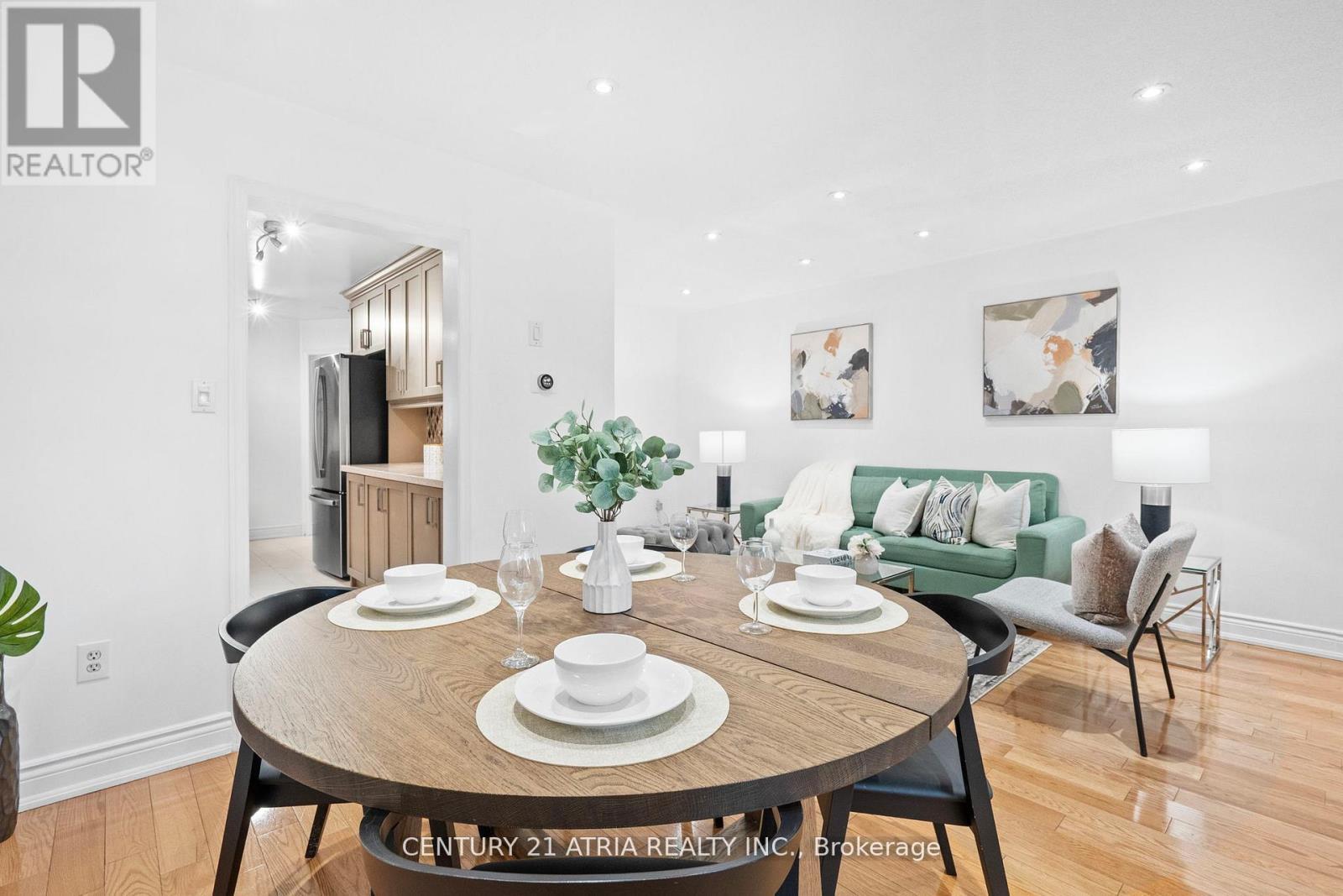 3837 Densbury Drive, Mississauga, ON - Indoor Photo Showing Dining Room