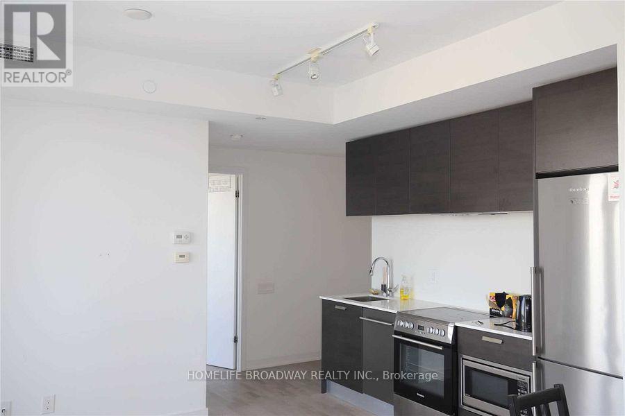911 - 57 St Joseph Street, Toronto, ON - Indoor Photo Showing Kitchen