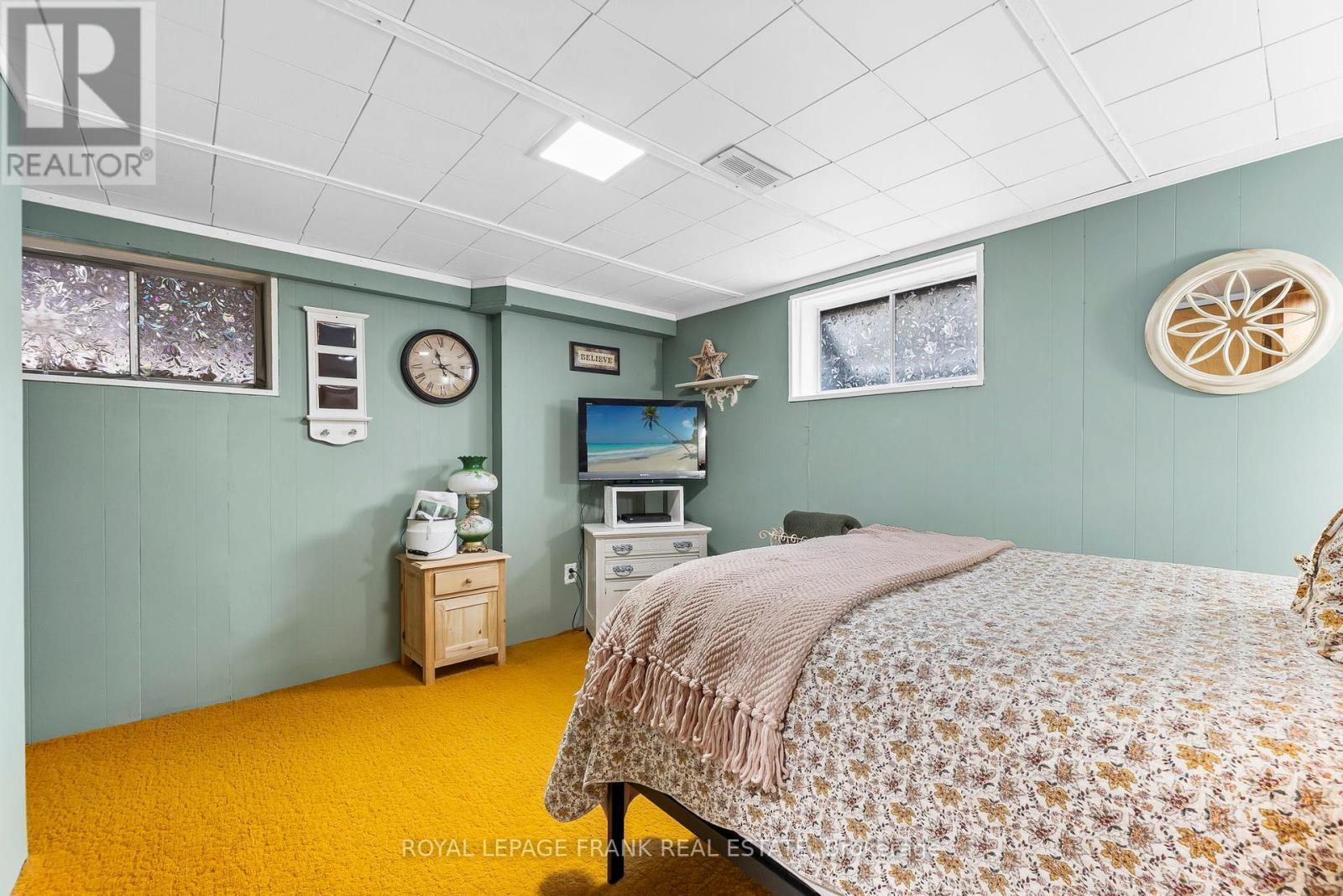 1704 King Street, Scugog, ON - Indoor Photo Showing Bedroom