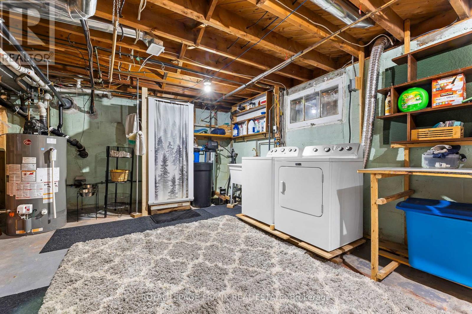 1704 King Street, Scugog, ON - Indoor Photo Showing Laundry Room