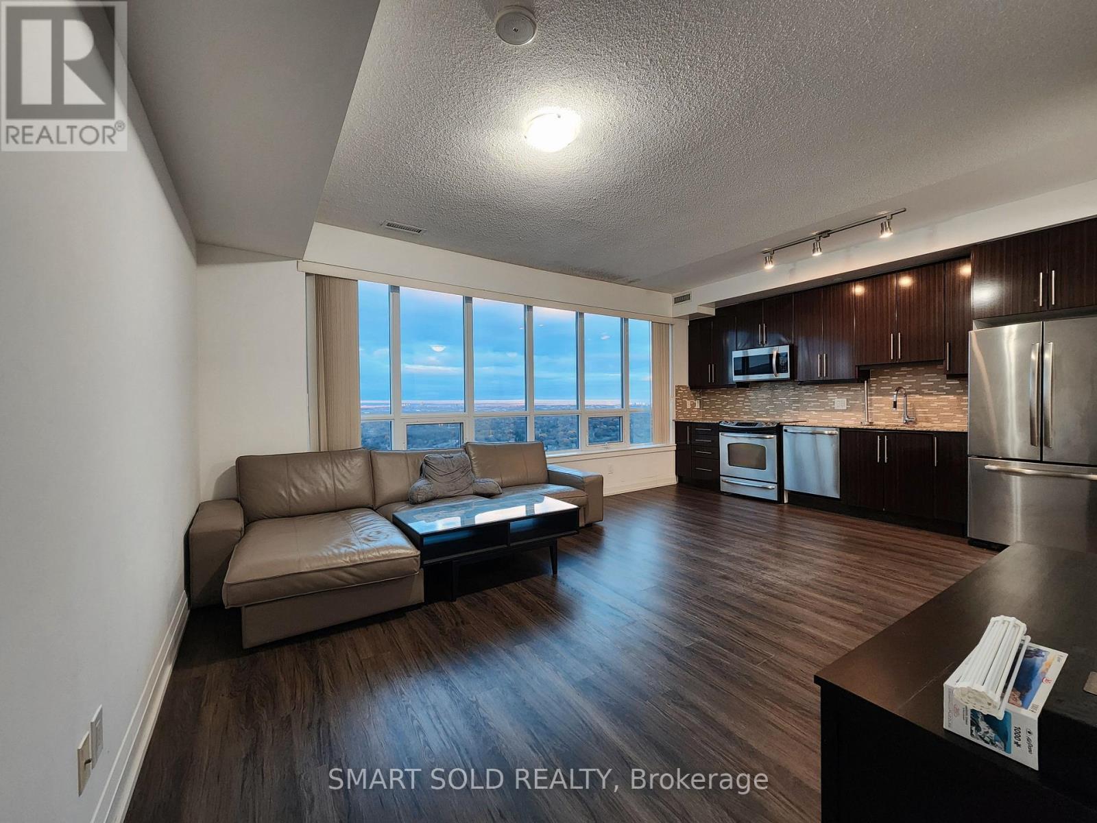 Ph202 - 7171 Yonge Street, Markham, ON - Indoor