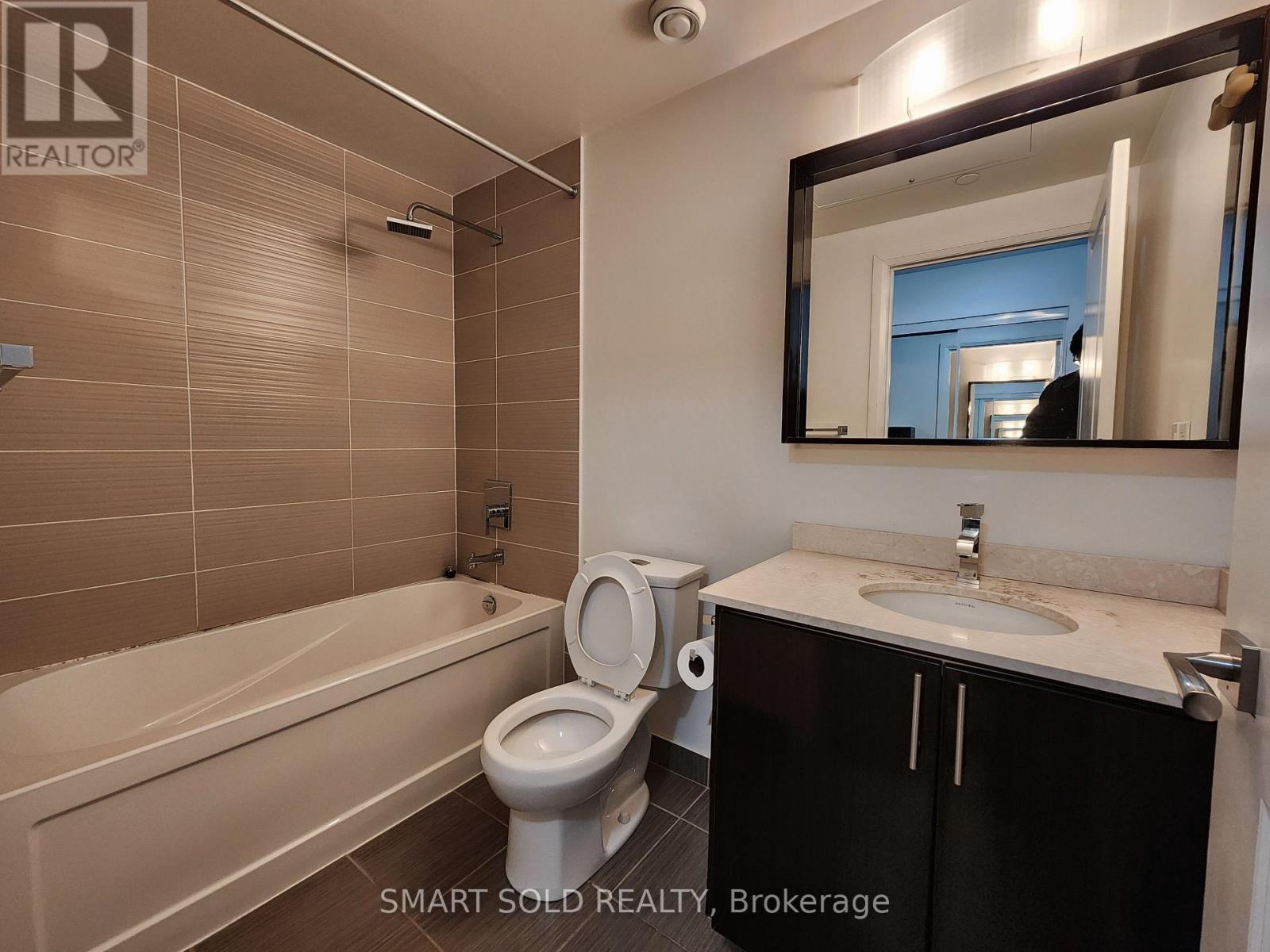Ph202 - 7171 Yonge Street, Markham, ON - Indoor Photo Showing Bathroom