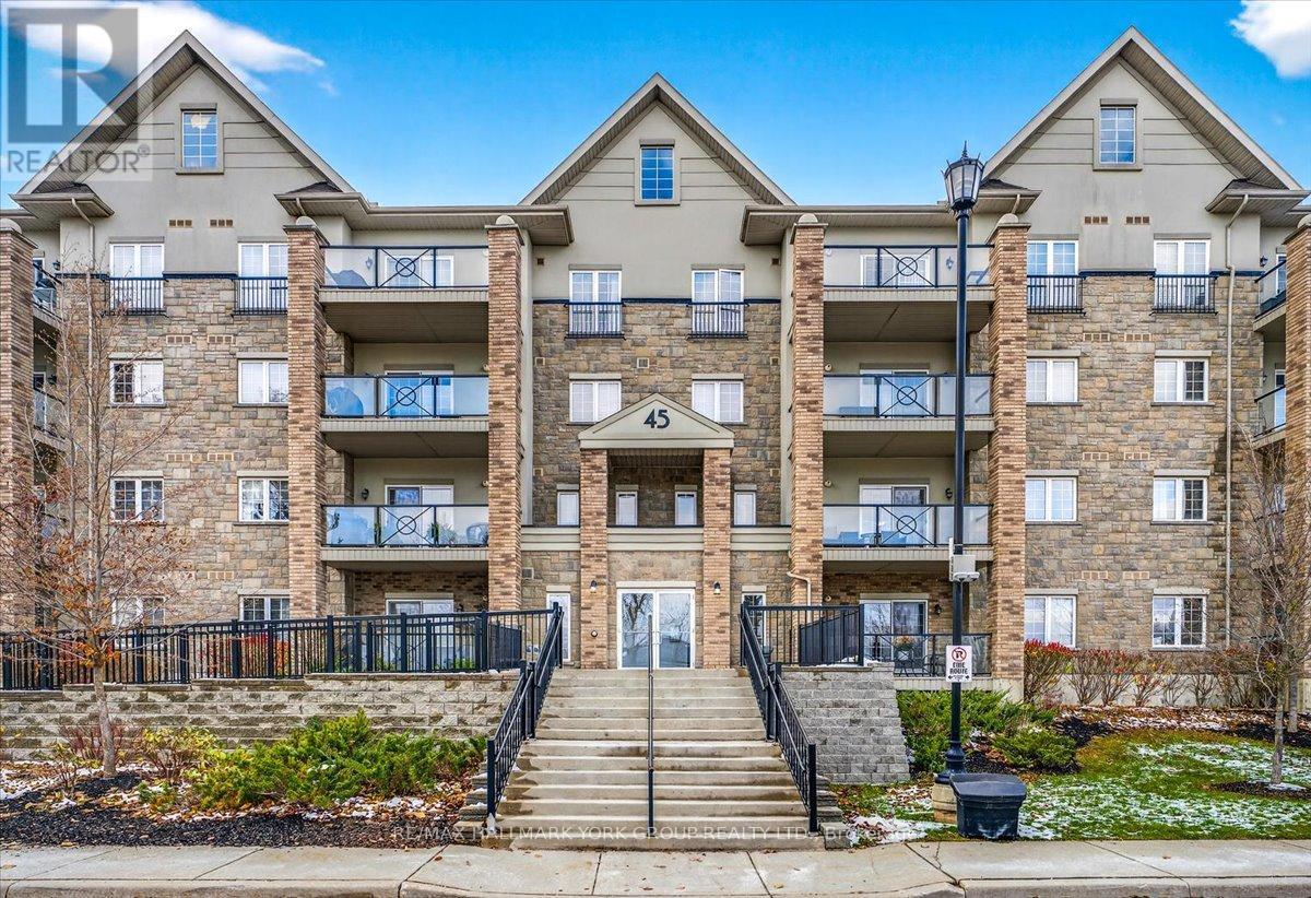 45 Ferndale Drive #211 Barrie - 211 - 45 Ferndale Drive S, Barrie, ON - Outdoor With Balcony With Facade