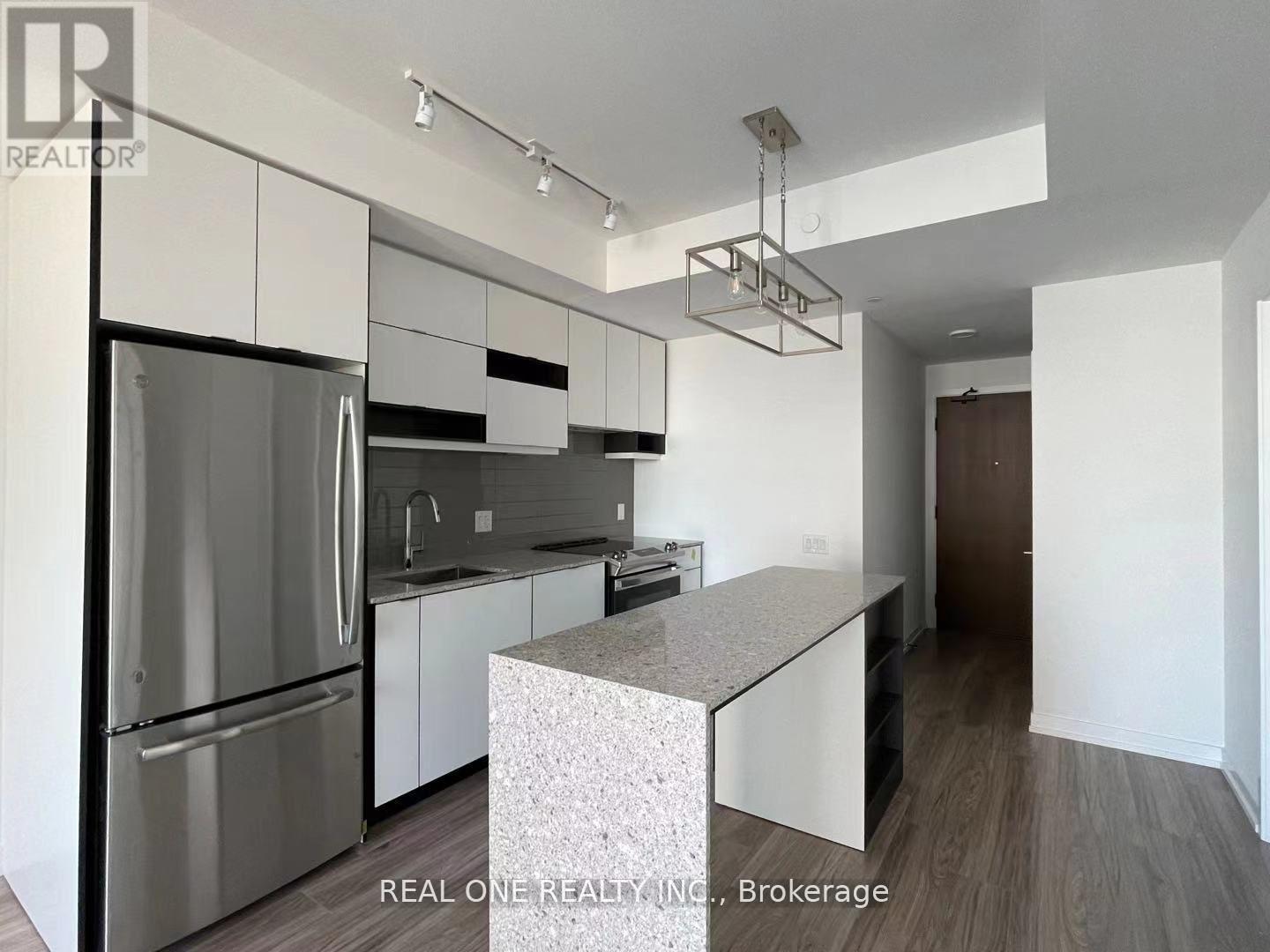 1907 - 4065 Confederation Parkway, Mississauga, ON - Indoor Photo Showing Kitchen