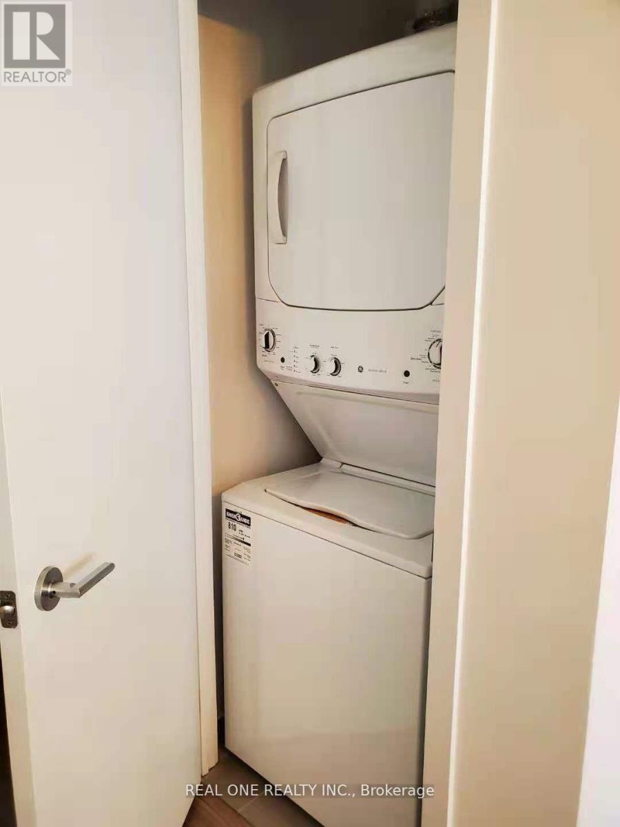 1907 - 4065 Confederation Parkway, Mississauga, ON - Indoor Photo Showing Laundry Room