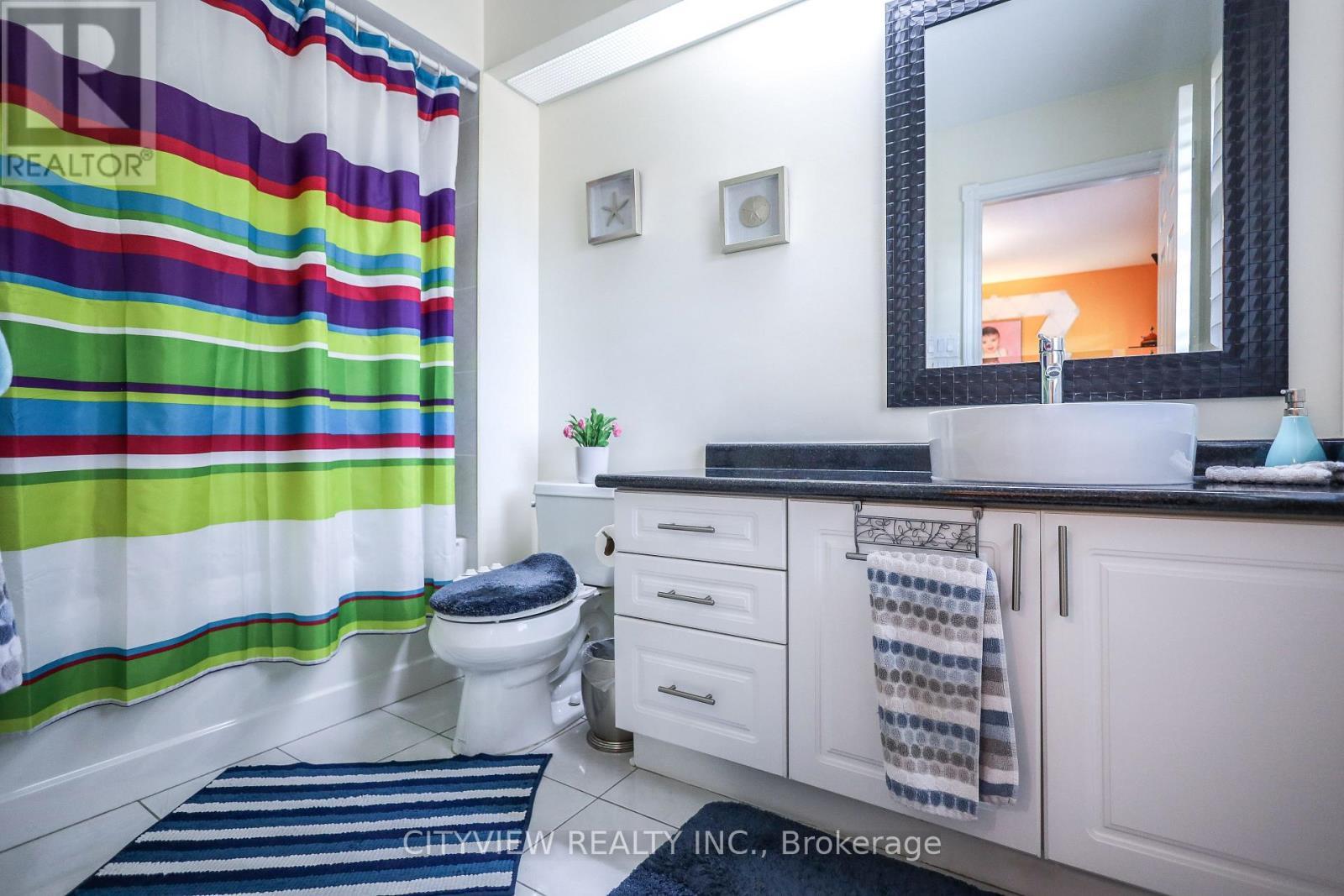 3593 Kariya Drive, Mississauga, ON - Indoor Photo Showing Bathroom