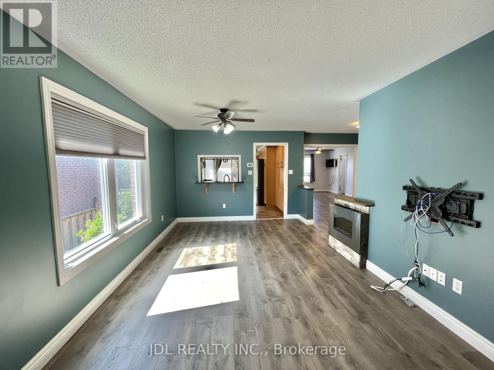 Upper - 241 Emms Drive, Barrie, ON - Indoor Photo Showing Other Room