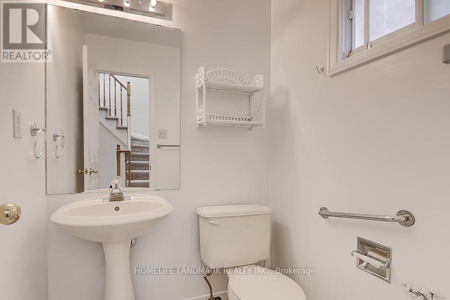 3586 Italia Crescent, Mississauga, ON - Indoor Photo Showing Bathroom