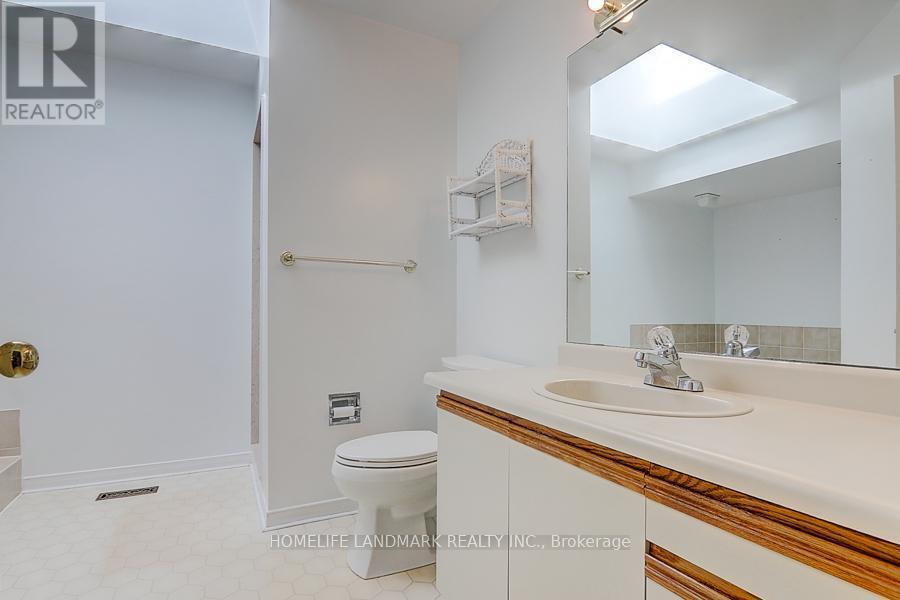 3586 Italia Crescent, Mississauga, ON - Indoor Photo Showing Bathroom