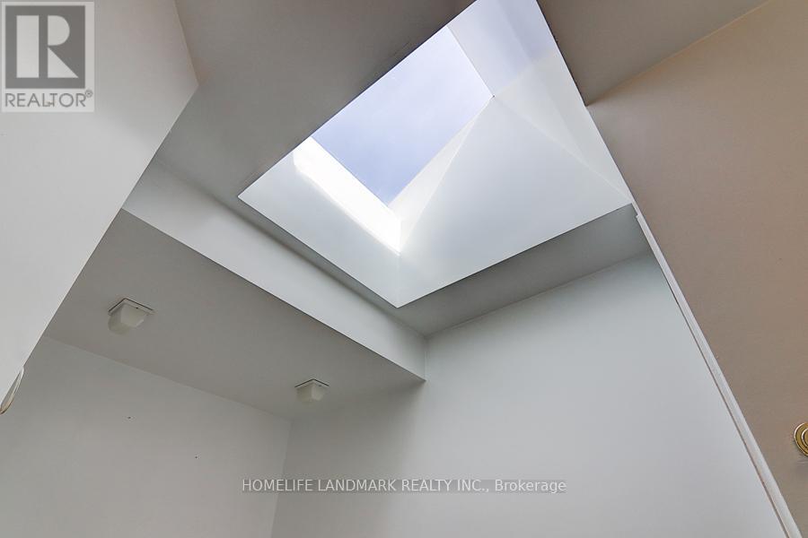 3586 Italia Crescent, Mississauga, ON - Indoor Photo Showing Other Room