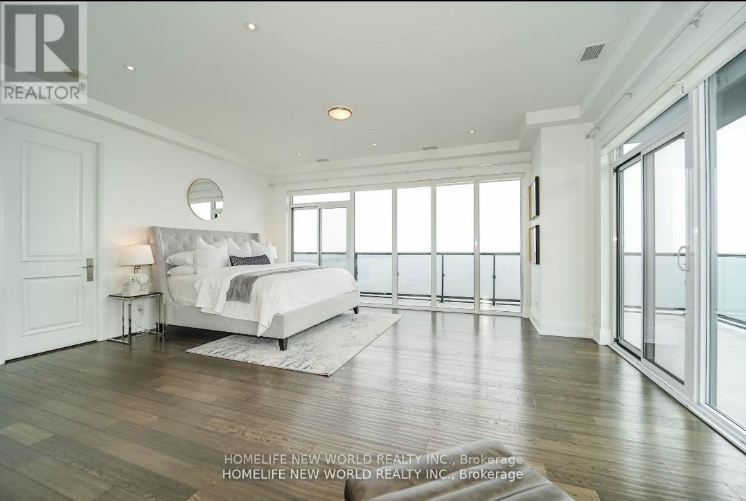 Lph01 - 56 Annie Craig Drive, Toronto, ON - Indoor