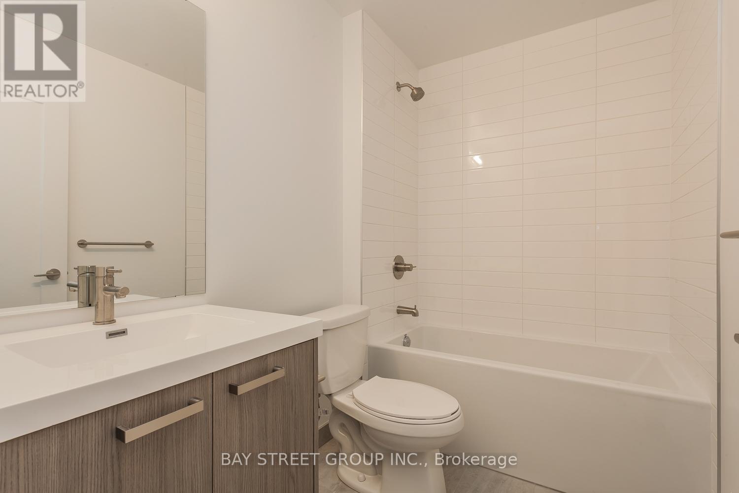 2303 - 20 Soudan Avenue, Toronto, ON - Indoor Photo Showing Bathroom