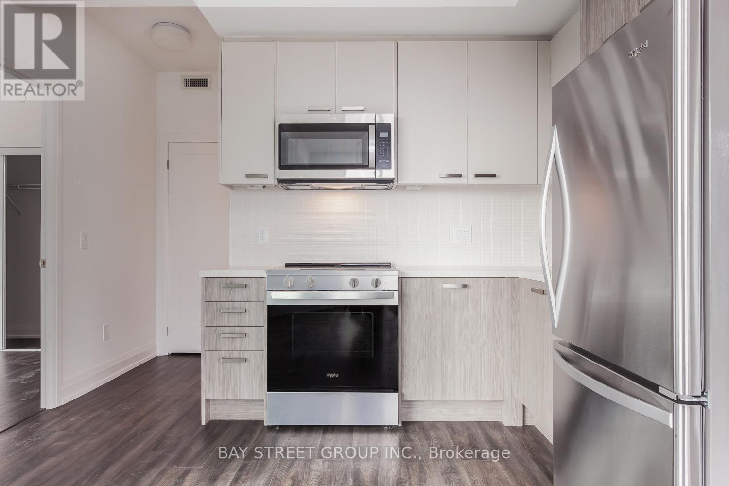 2303 - 20 Soudan Avenue, Toronto, ON - Indoor Photo Showing Kitchen