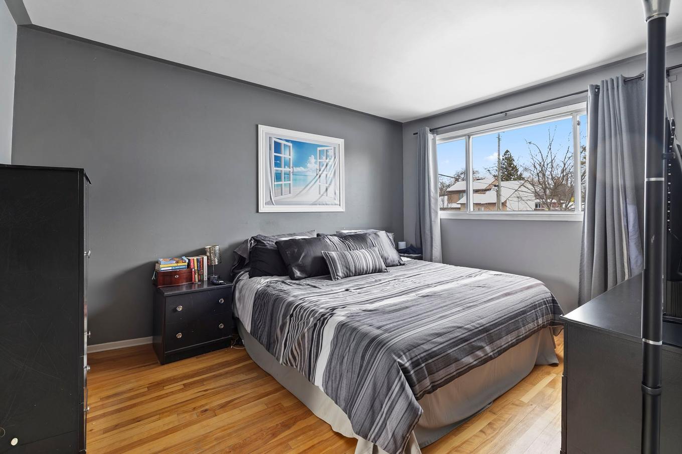 Primary bedroom - 133 - 135 Av. De Georgia Crescent, Pointe-Claire, QC - Indoor Photo Showing Bedroom