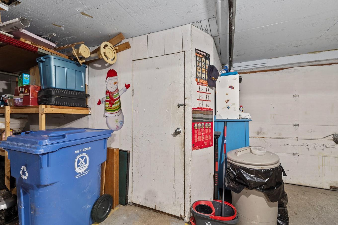 Garage - 133 - 135 Av. De Georgia Crescent, Pointe-Claire, QC - Indoor