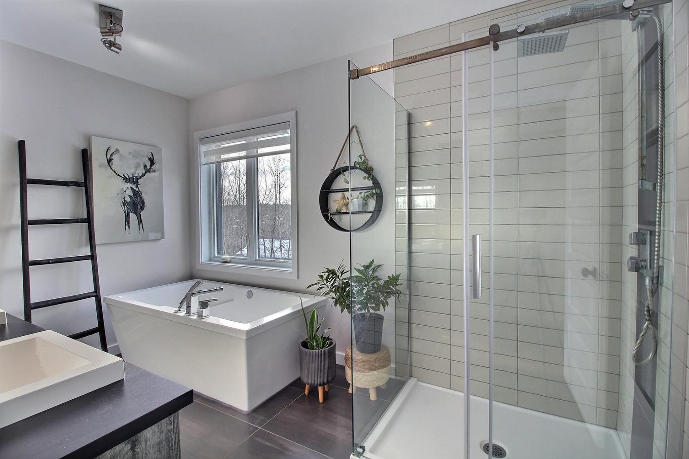 Salle de bains - 4396 Rue Marcheterre, Ascot Corner, QC - Indoor Photo Showing Bathroom