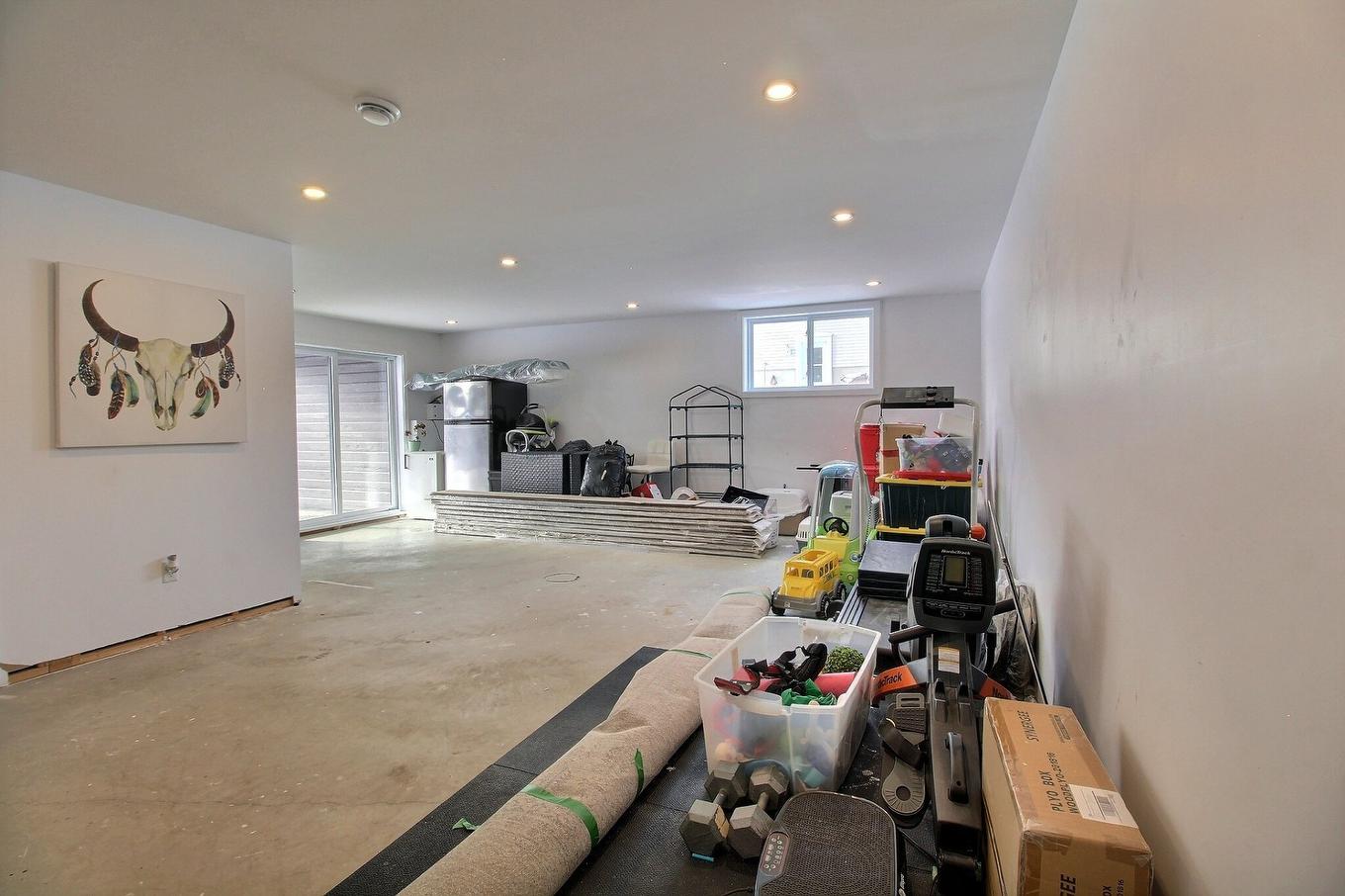 Salle familiale - 4396 Rue Marcheterre, Ascot Corner, QC - Indoor Photo Showing Other Room