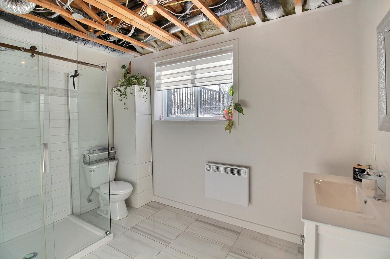 Salle de bains - 4396 Rue Marcheterre, Ascot Corner, QC - Indoor Photo Showing Bathroom