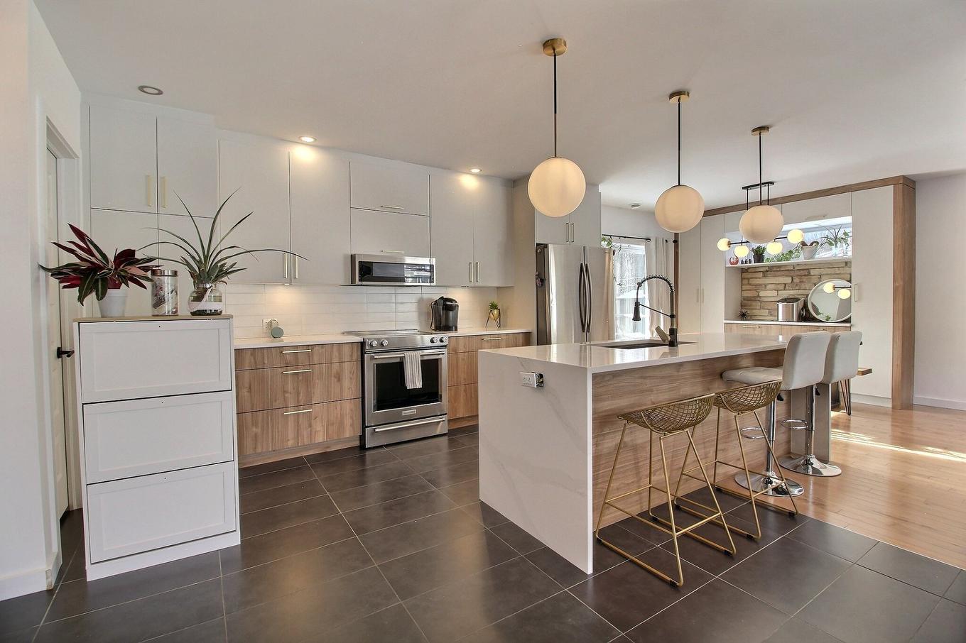 Cuisine - 4396 Rue Marcheterre, Ascot Corner, QC - Indoor Photo Showing Kitchen With Upgraded Kitchen